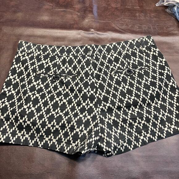 Gap Womens 10R Mid-Rise Black Geometric Print Shorts Cotton Preppy Summer‎ - Picture 9 of 13